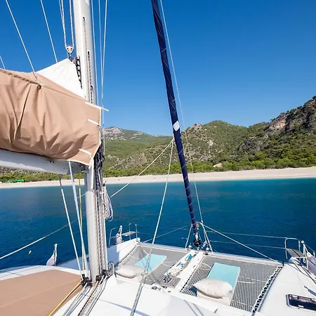 Sail Med Catamaran אולודניץ