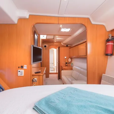 Sail Med Catamaran Олудениз